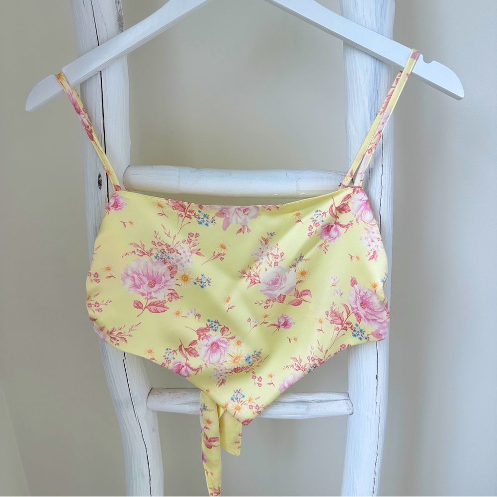 Forever 21 Yellow Floral Back Tie-Handkerchief Crop Top Size Medium
